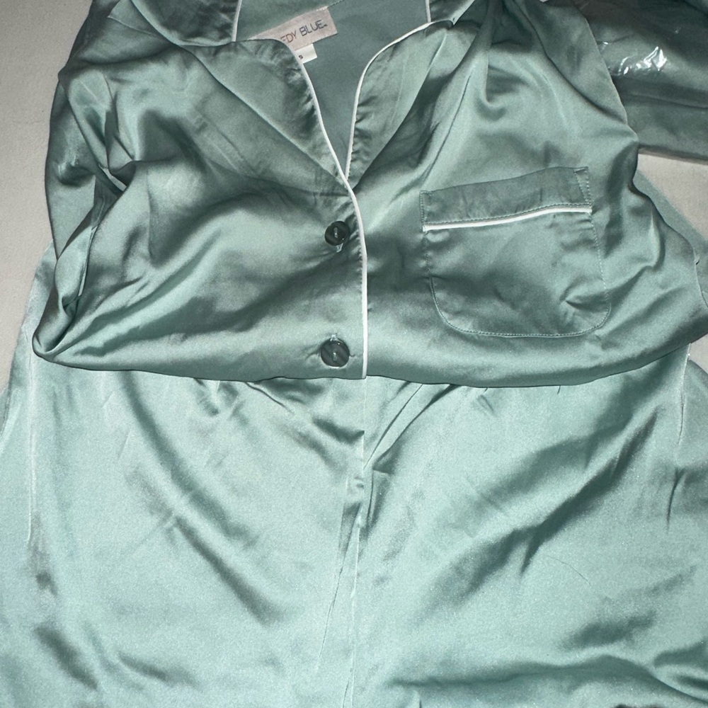 Green Satin Pajama Top with Classic Collared Design